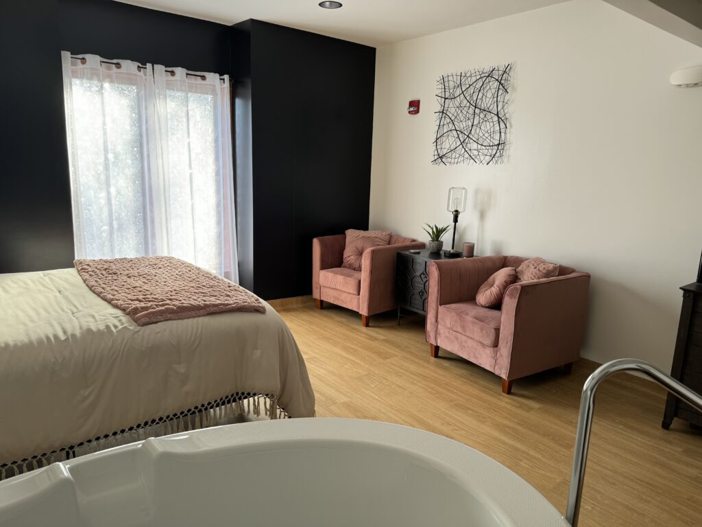birthing tub and bed at ohio birthing center