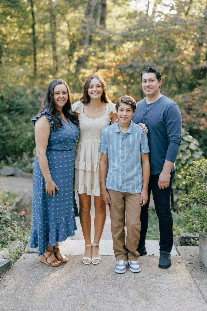 Outdoor family mini session in Columbus Ohio with timeless styling